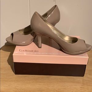 Bandolino supermodel natural high heel